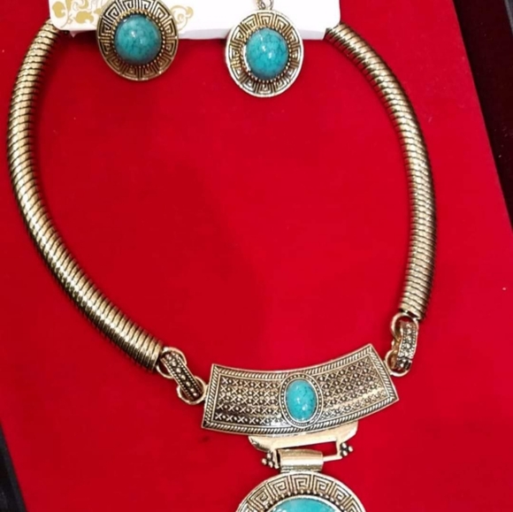 Necklace - Picture 2 of 2